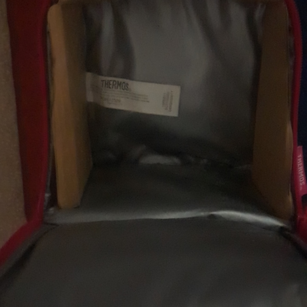 Hello Kitty lunch bag and magnet - Picture 6 of 9